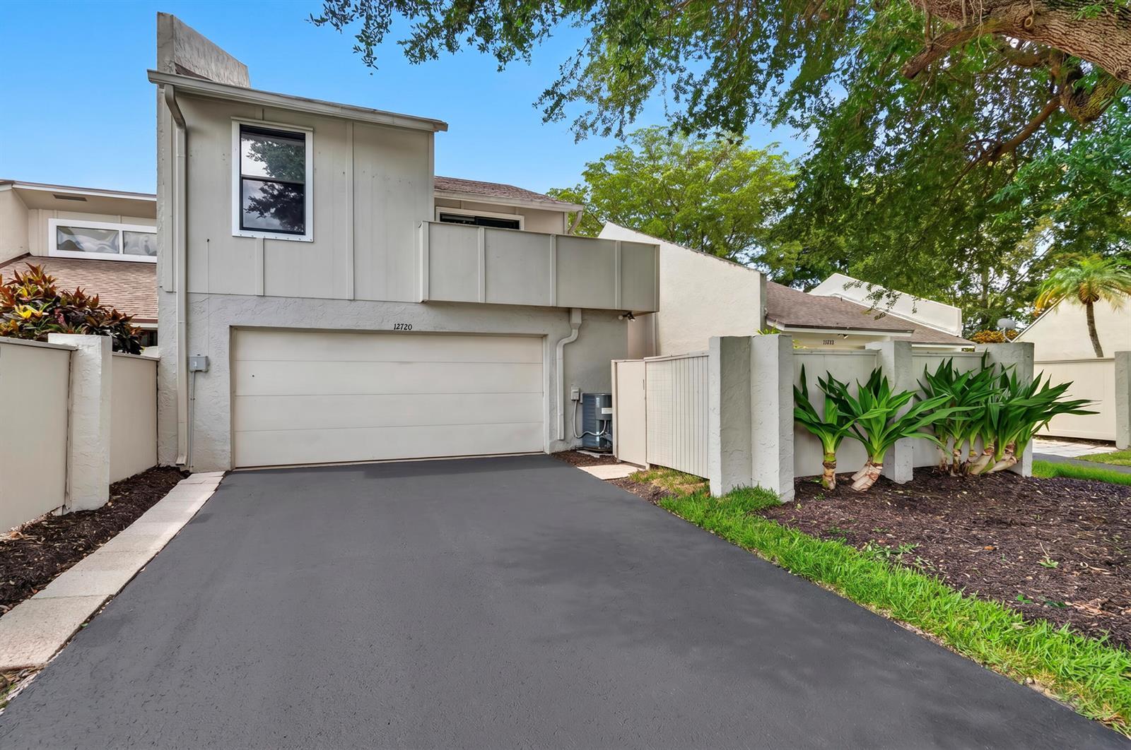12720 Spinnaker Lane, Wellington FL 33414 photo 2