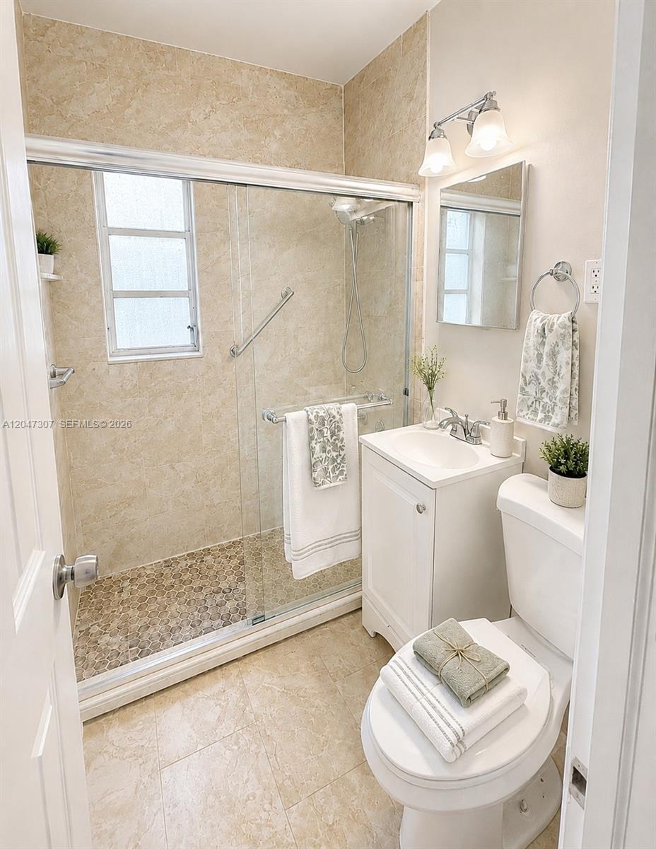 790 E 6th Pl, Hialeah FL 33010 photo 4
