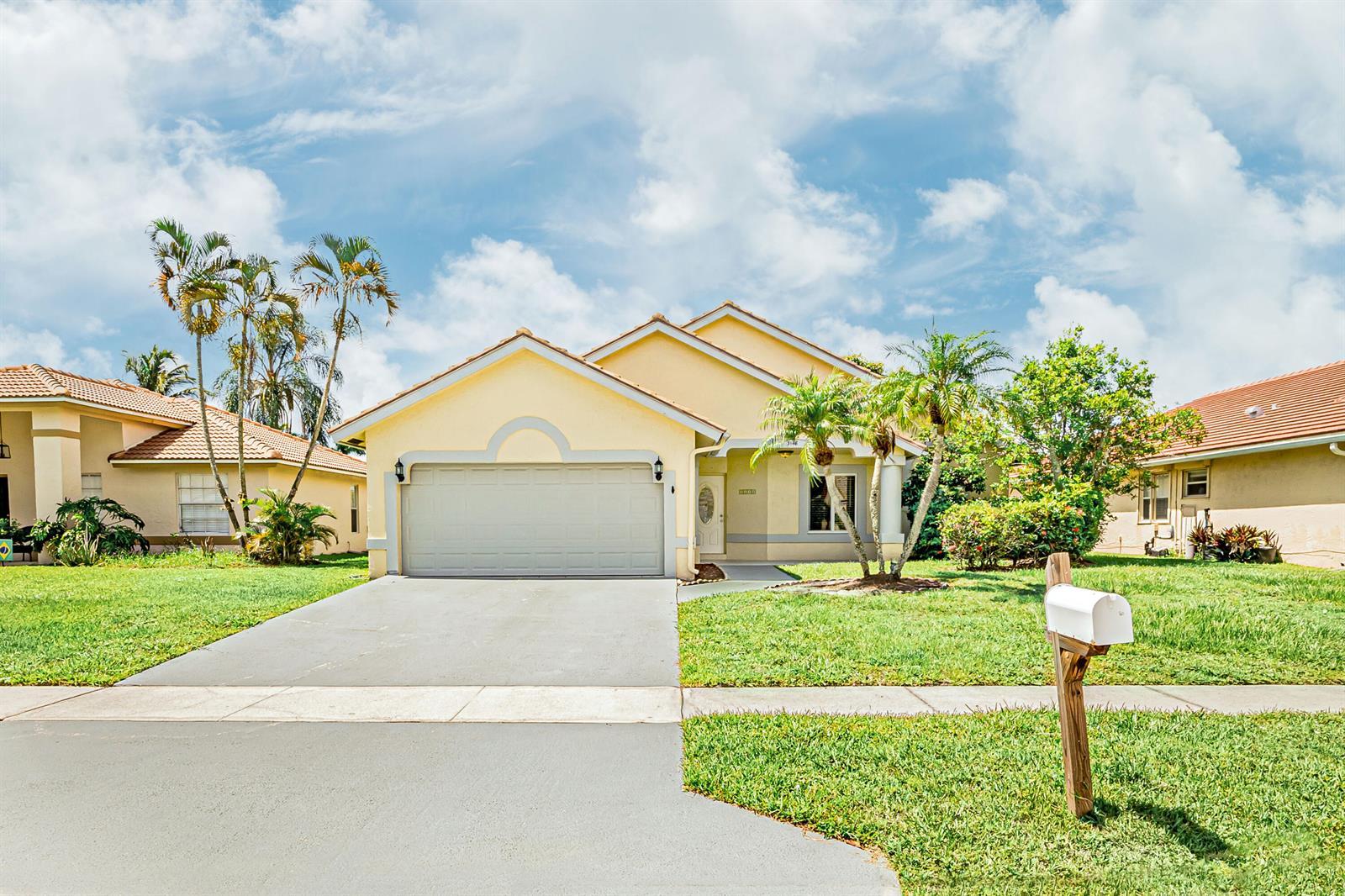 5148 Rosen Boulevard, Boynton Beach FL 33472