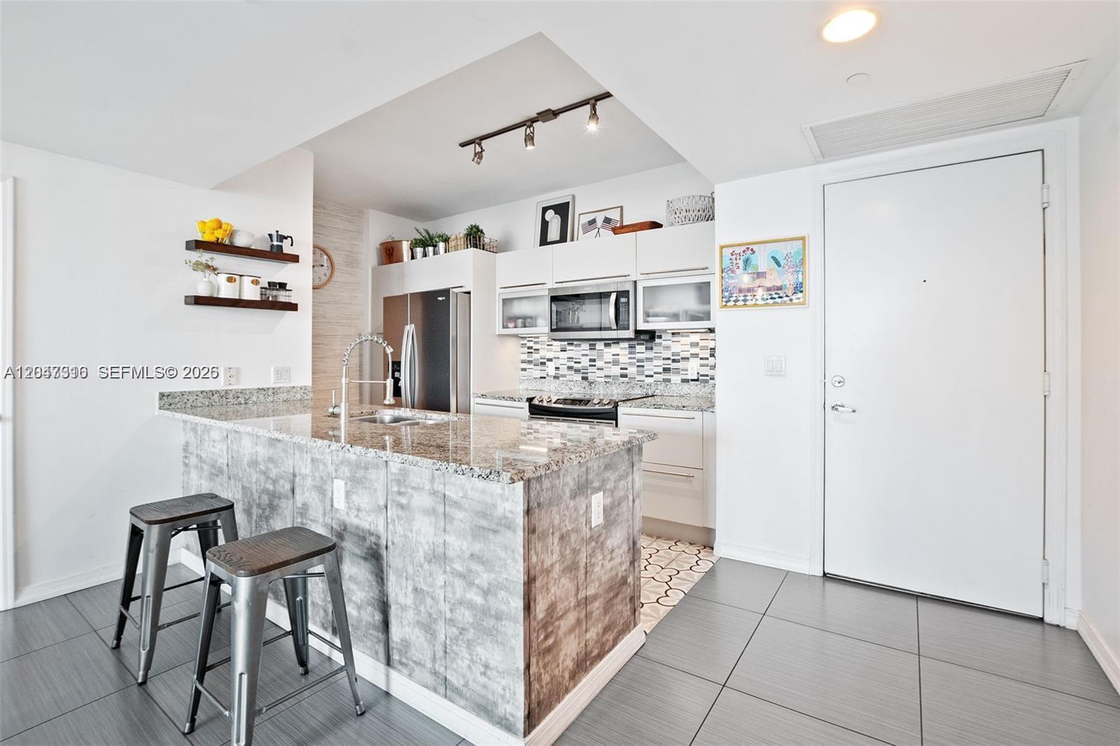 951 Brickell Ave # 3207, Miami FL 33131 photo 4