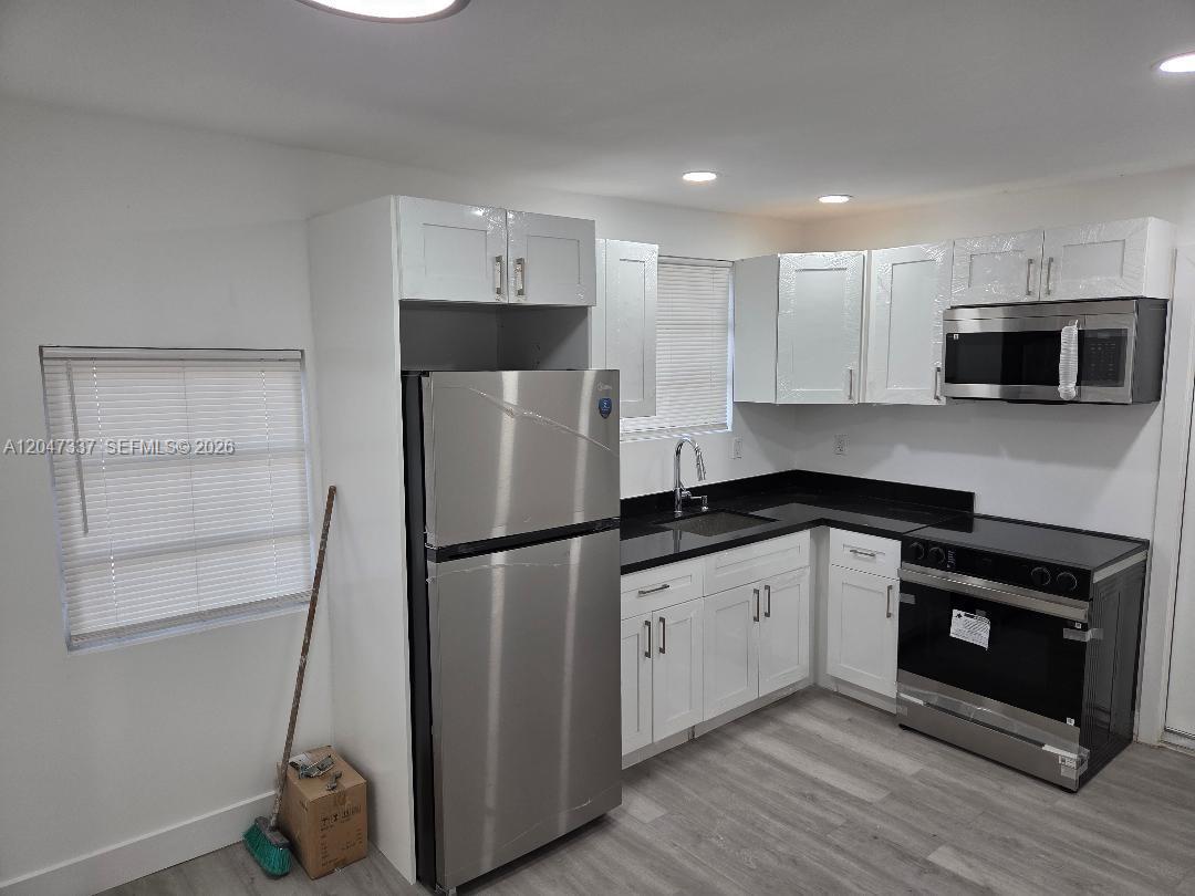 2911 NW 30th St, Miami FL 33142 photo 2