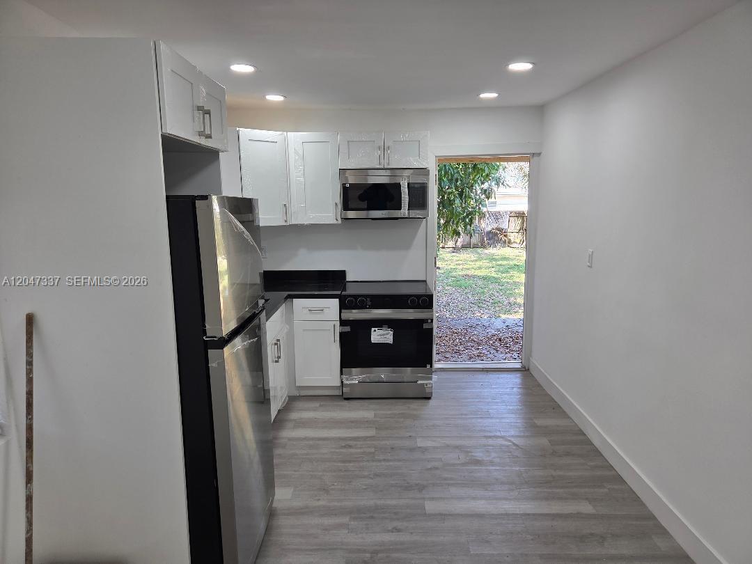 2911 NW 30th St, Miami FL 33142 photo 4