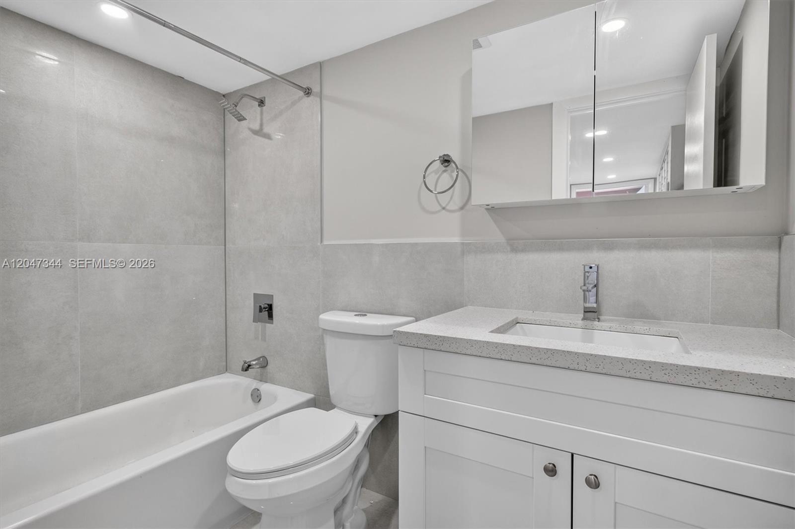 10080 NW 9th St Cir # 204, Miami FL 33172 photo 4