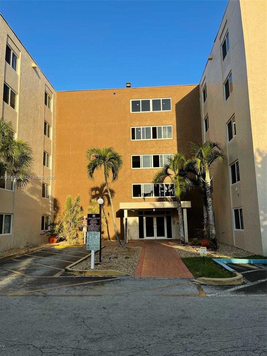 6950 Miami Gardens Dr # 312A, Hialeah FL 33015 photo 2