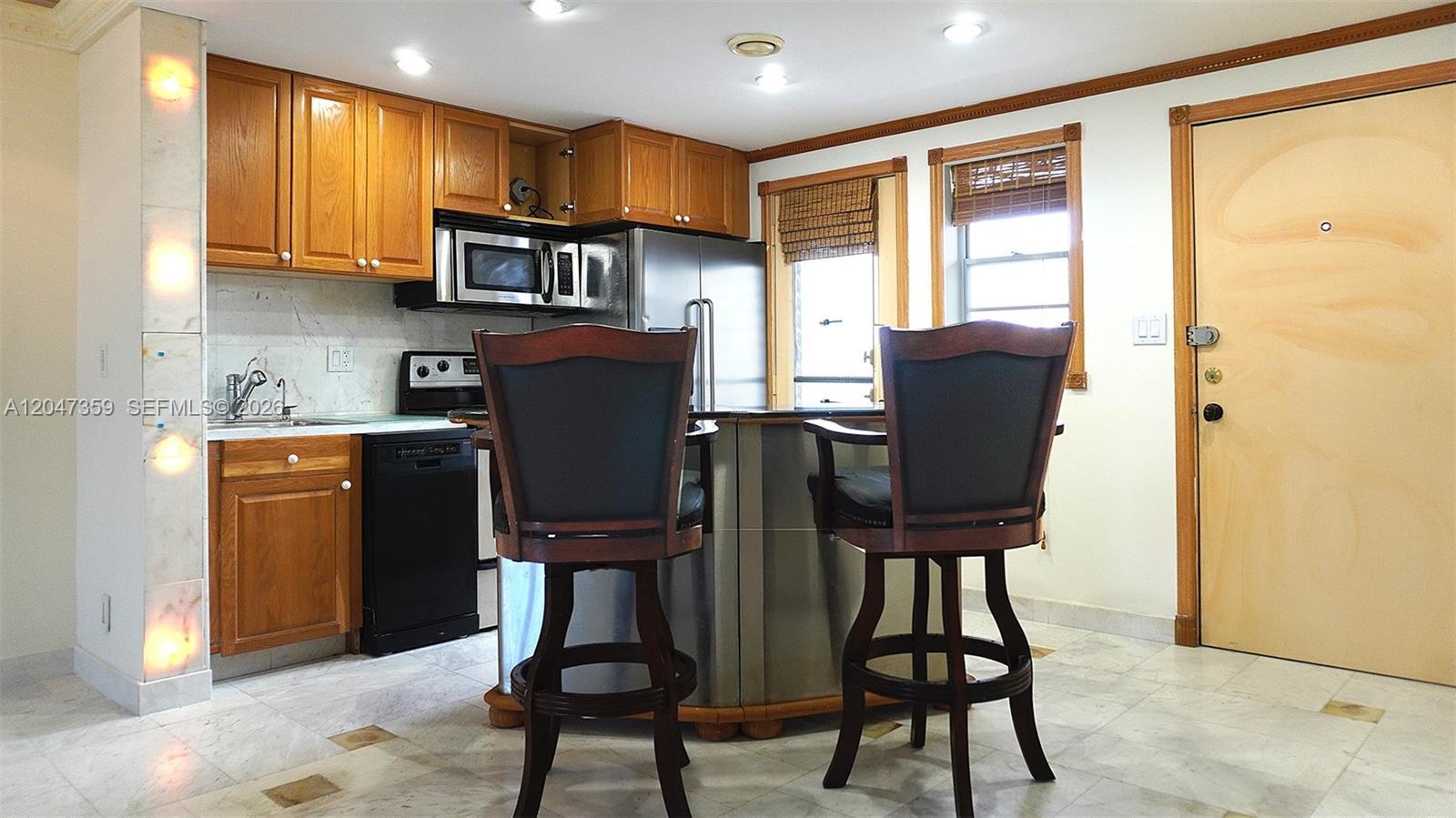 301 NE 14th Ave # 703, Hallandale Beach FL 33009 photo 2
