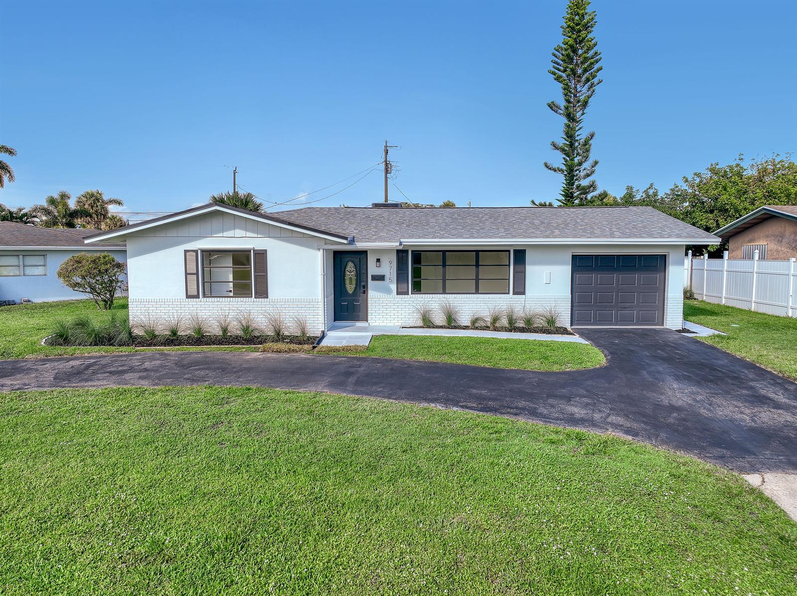 9715 Dahlia Avenue, Palm Beach Gardens FL 33410 photo 2