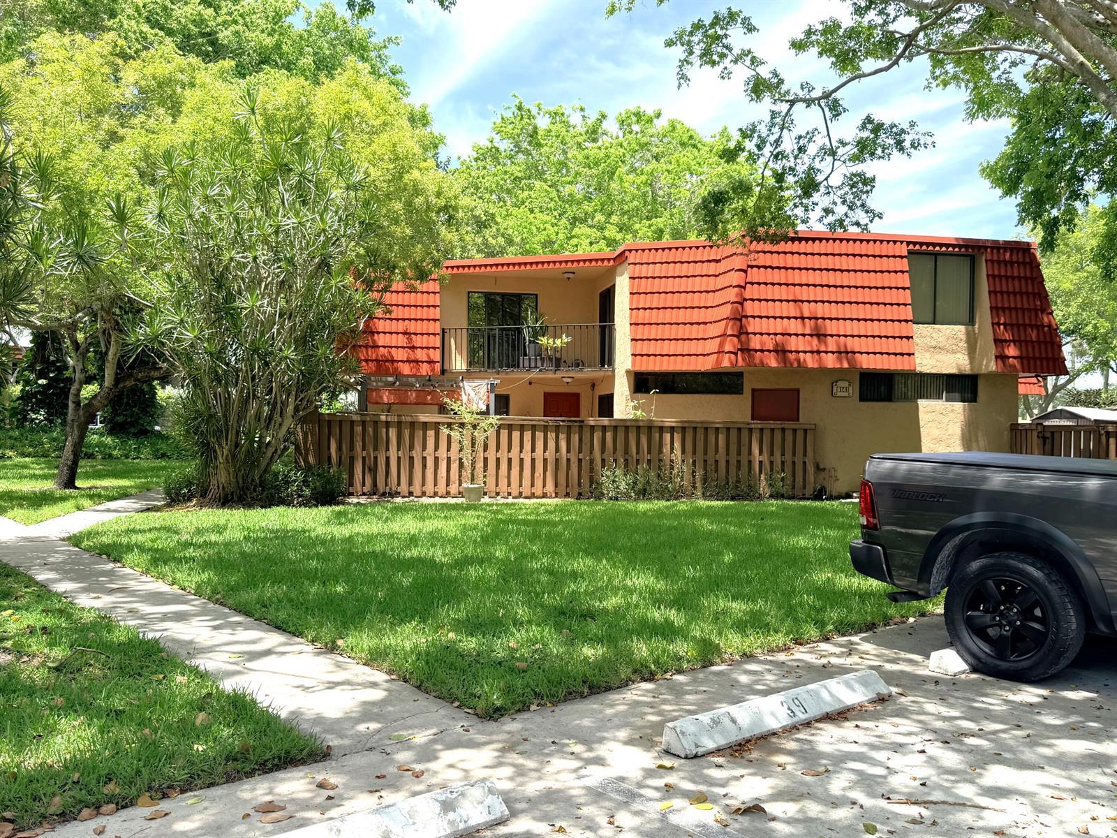 8141 Severn Drive # D, Boca Raton FL 33433