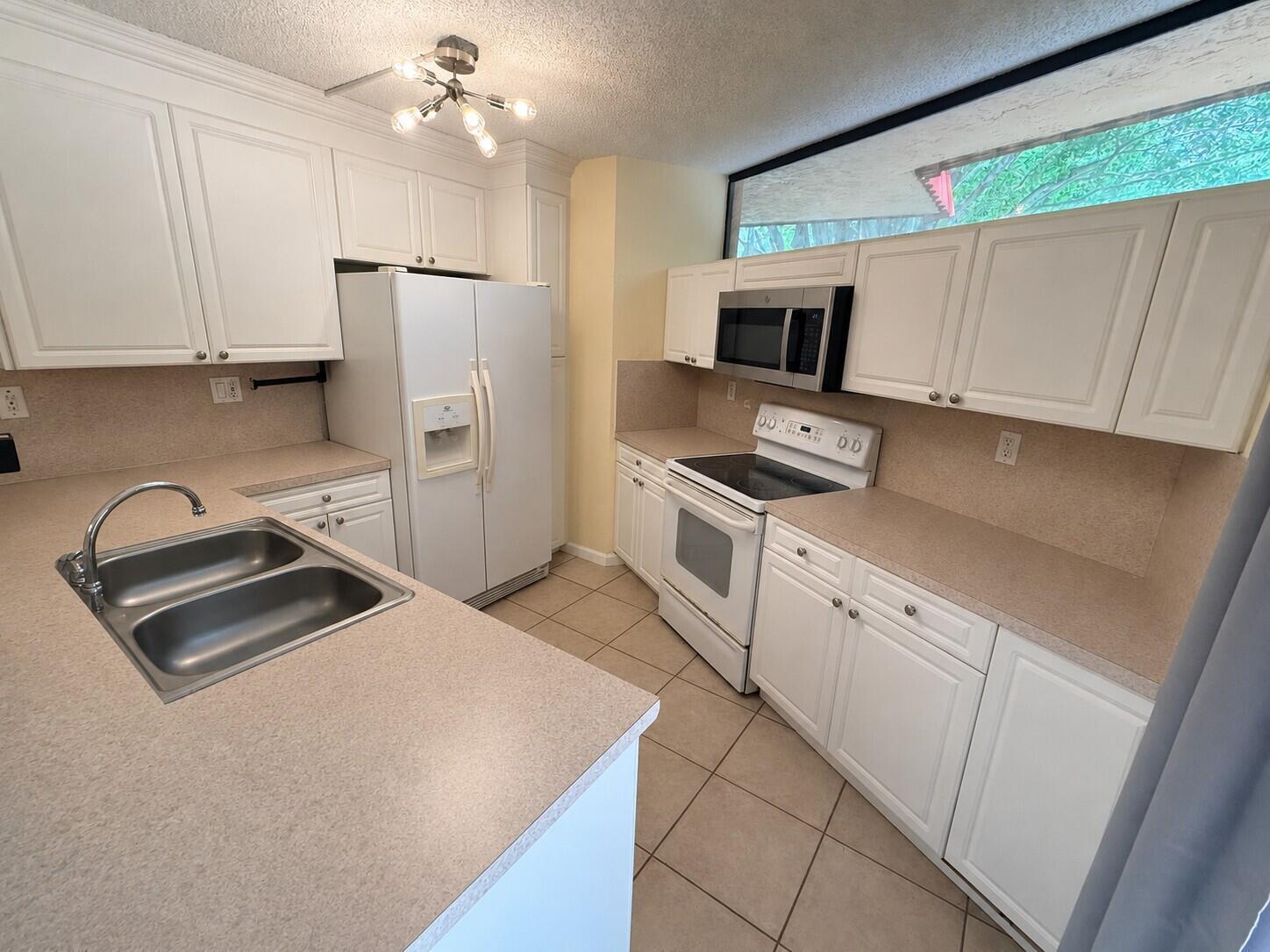 8141 Severn Drive # D, Boca Raton FL 33433 photo 4