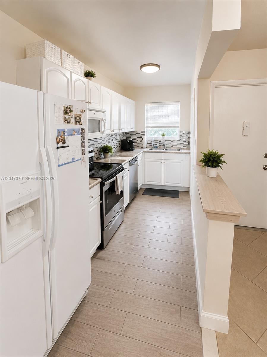 270 E Layne Blvd # 110, Hallandale Beach FL 33009