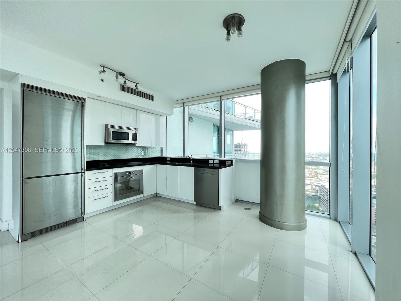 92 SW 3rd St # 3310, Miami FL 33130 photo 3