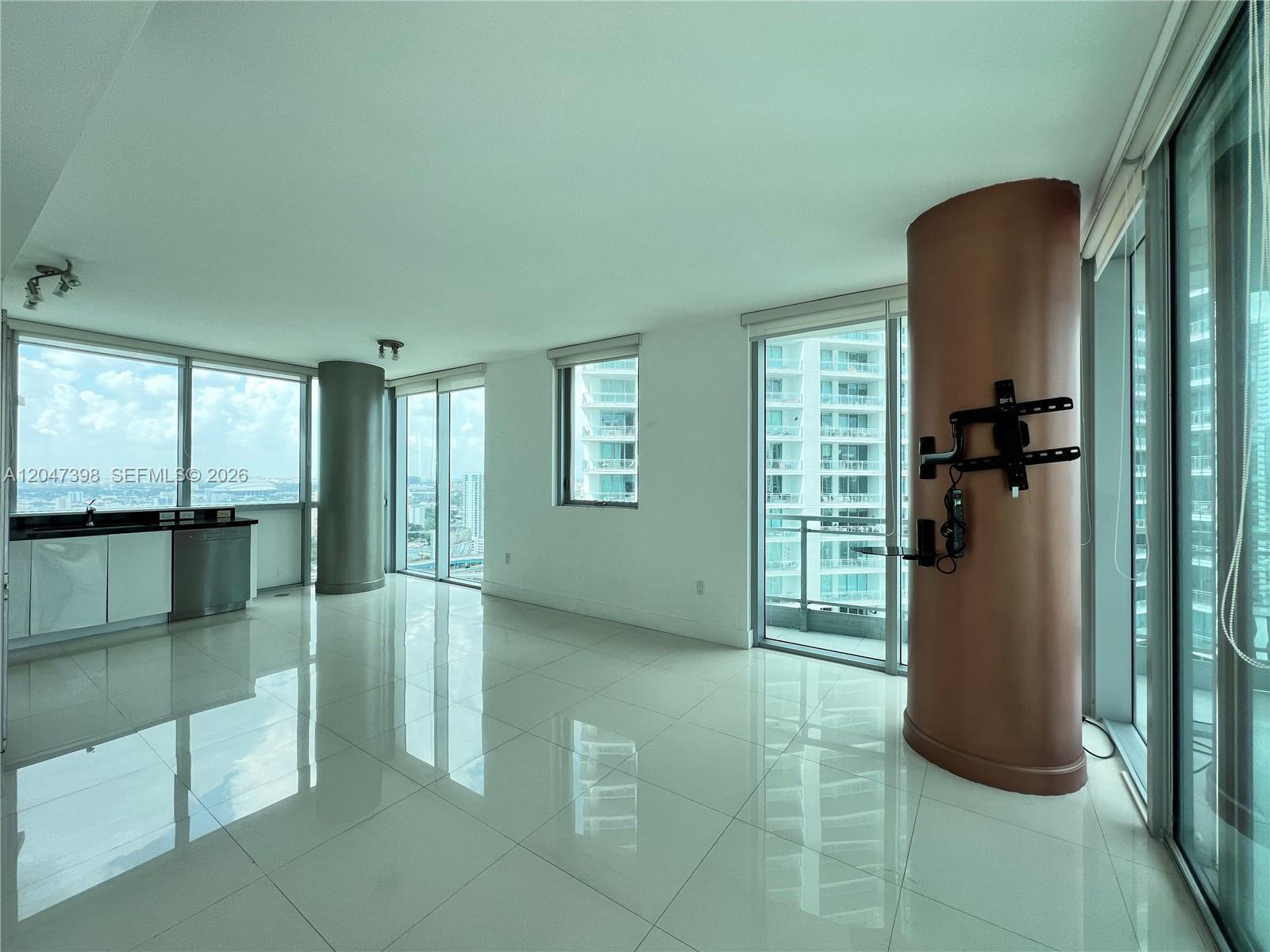 92 SW 3rd St # 3310, Miami FL 33130 photo 5