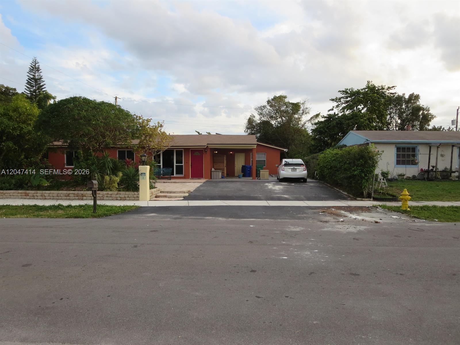 4828 SW 20th St, Fort Lauderdale FL 33317
