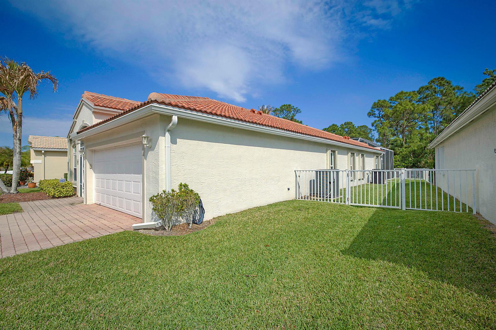 7004 SE Twin Oaks Circle, Stuart FL 34997 photo 5