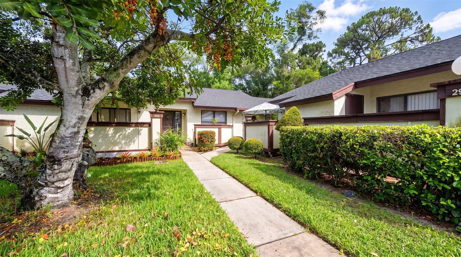 291 Amber Court, Royal Palm Beach FL 33411