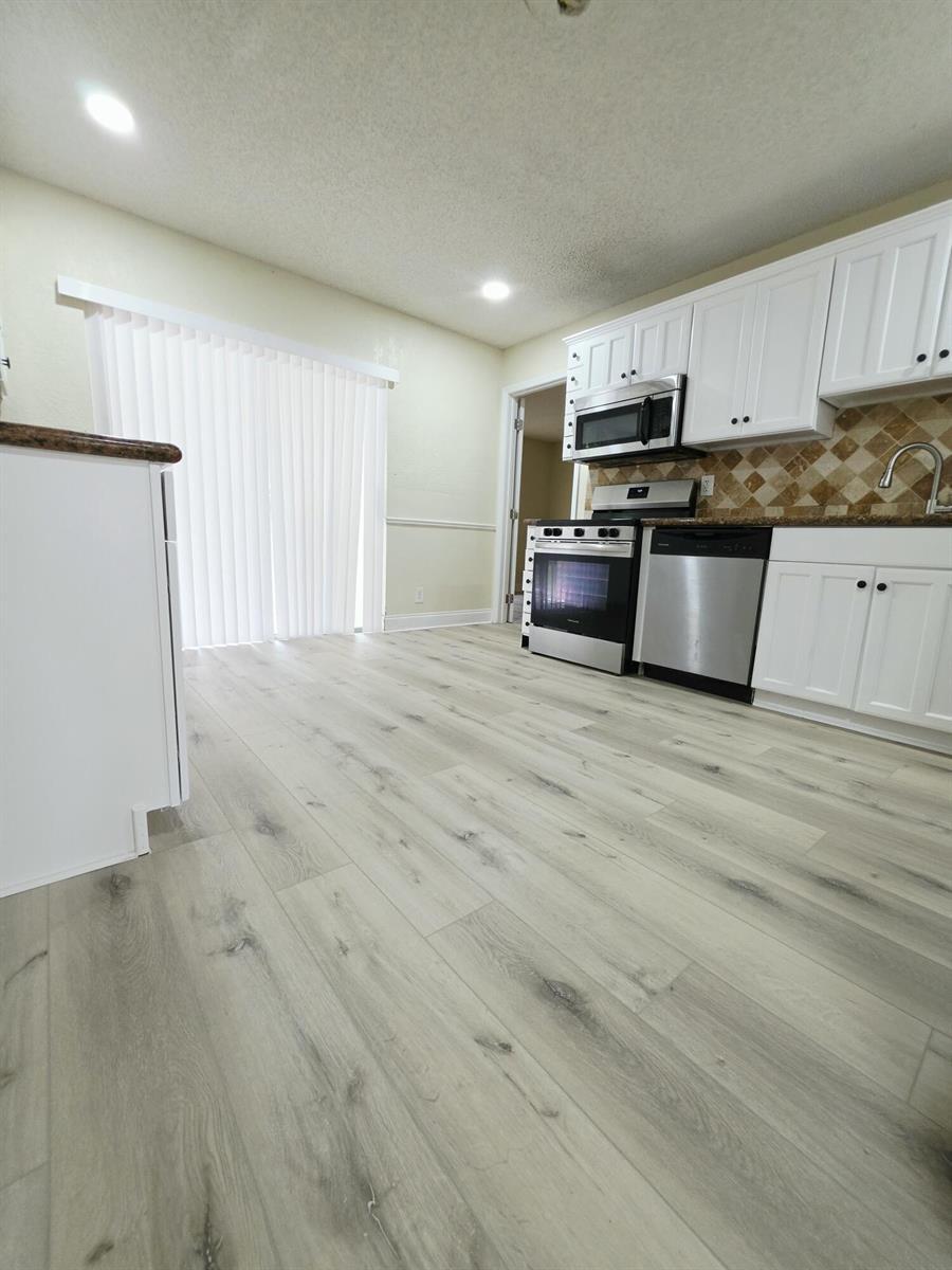 5447 Twin Oakes Road, FL 33463 photo 4