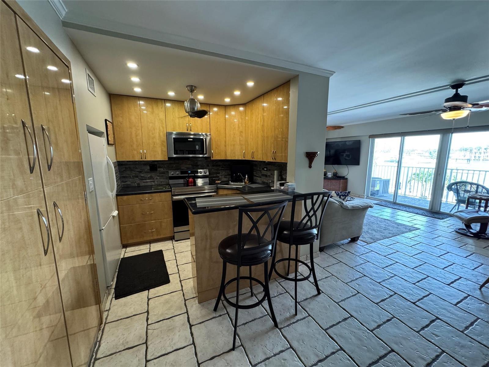 95 N Birch Road # 301, Fort Lauderdale FL 33304 photo 3