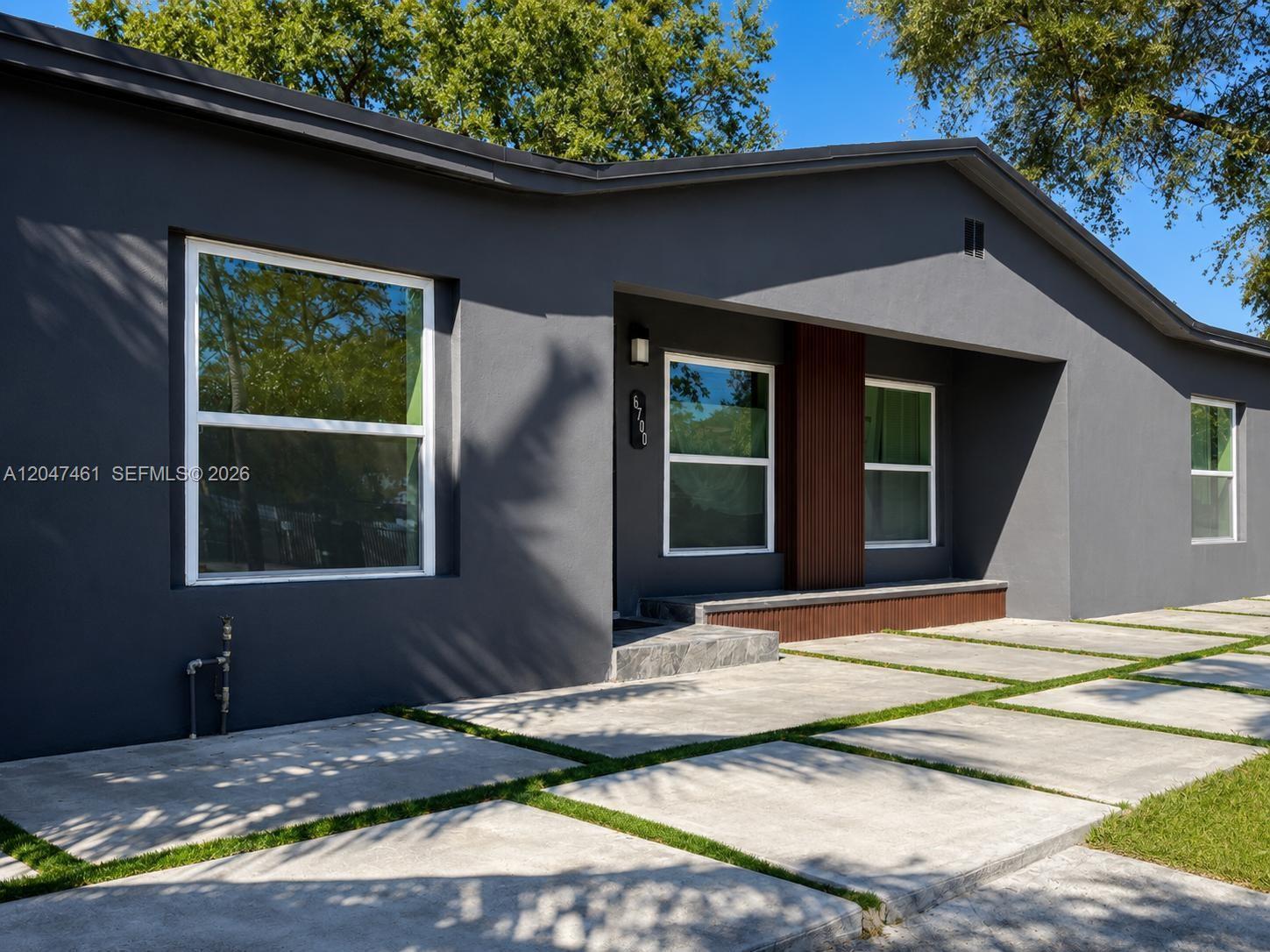 6700 NW 5th Ave, Miami FL 33150 photo 2