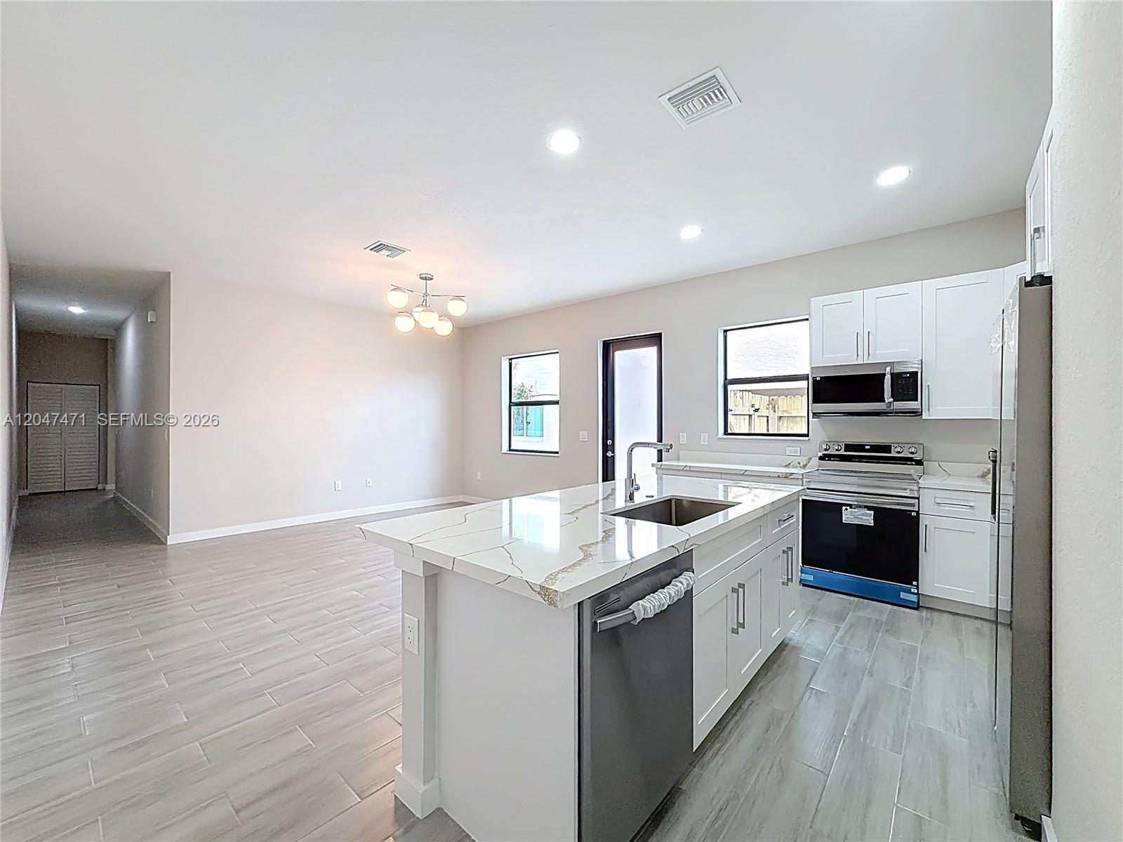 402 NW 41st St # 402, Oakland Park FL 33309 photo 5