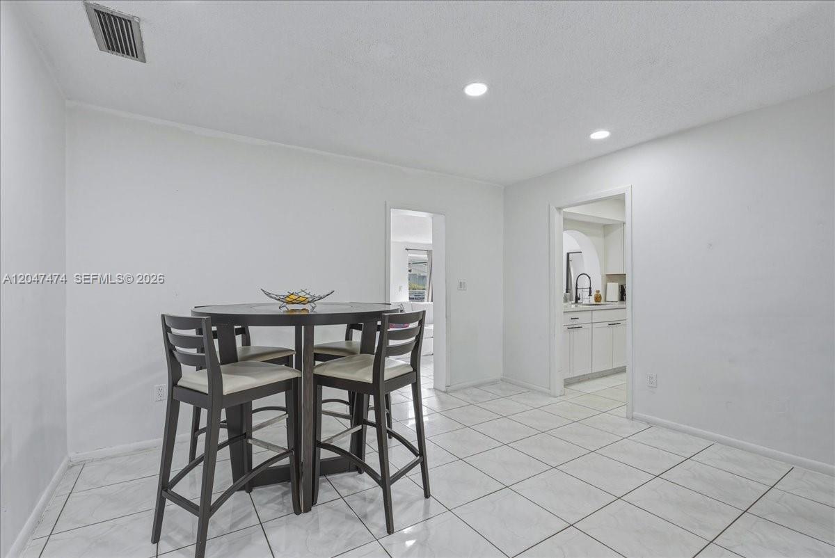 Hialeah, FL 33014 photo 5