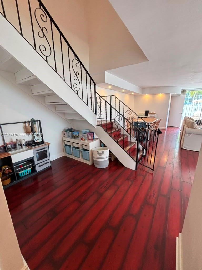 926 NE 27th Ave # 926, Hallandale Beach FL 33009 photo 2
