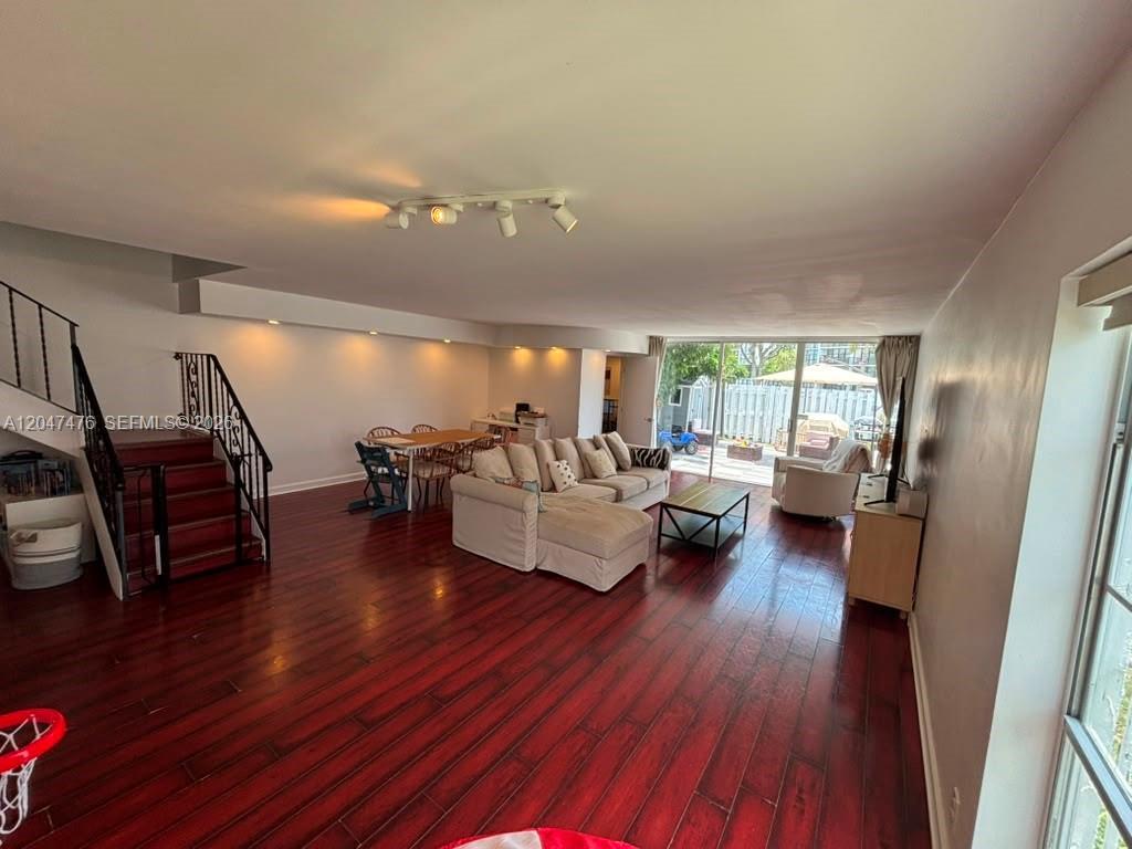 926 NE 27th Ave # 926, Hallandale Beach FL 33009 photo 3