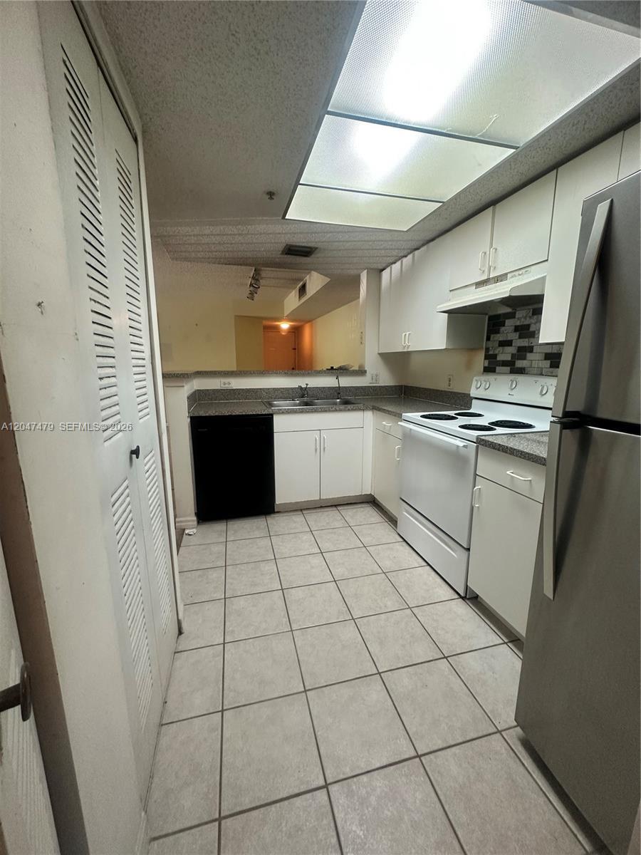 5011 Wiles Rd # 207, Coconut Creek FL 33073 photo 4