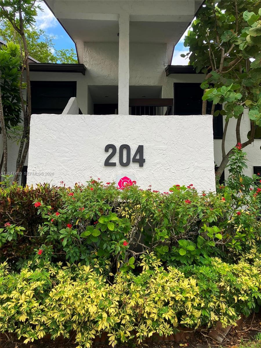 204 Lake Pointe Dr # 208, Oakland Park FL 33309
