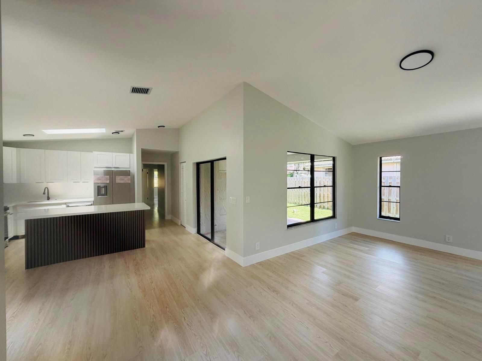 1722 NW 93rd Terrace, Coral Springs FL 33071 photo 2