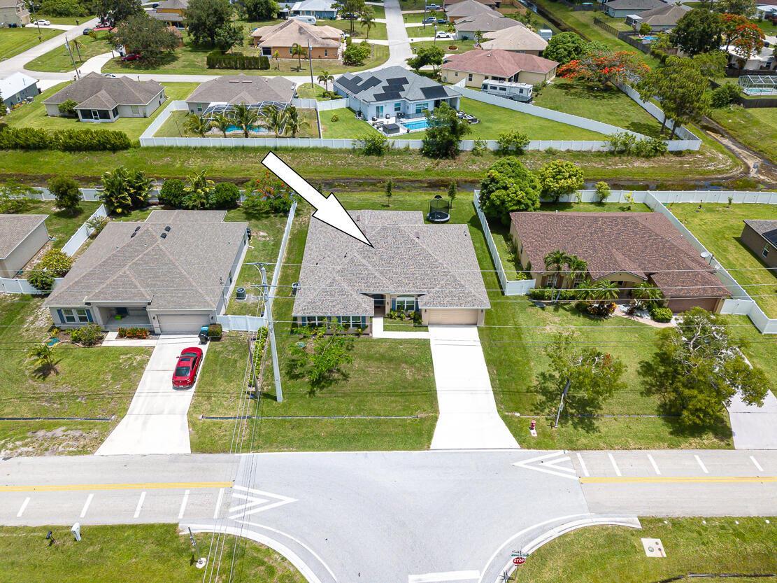 1399 SW Edinburgh Drive, Port St. Lucie FL 34953 photo 2
