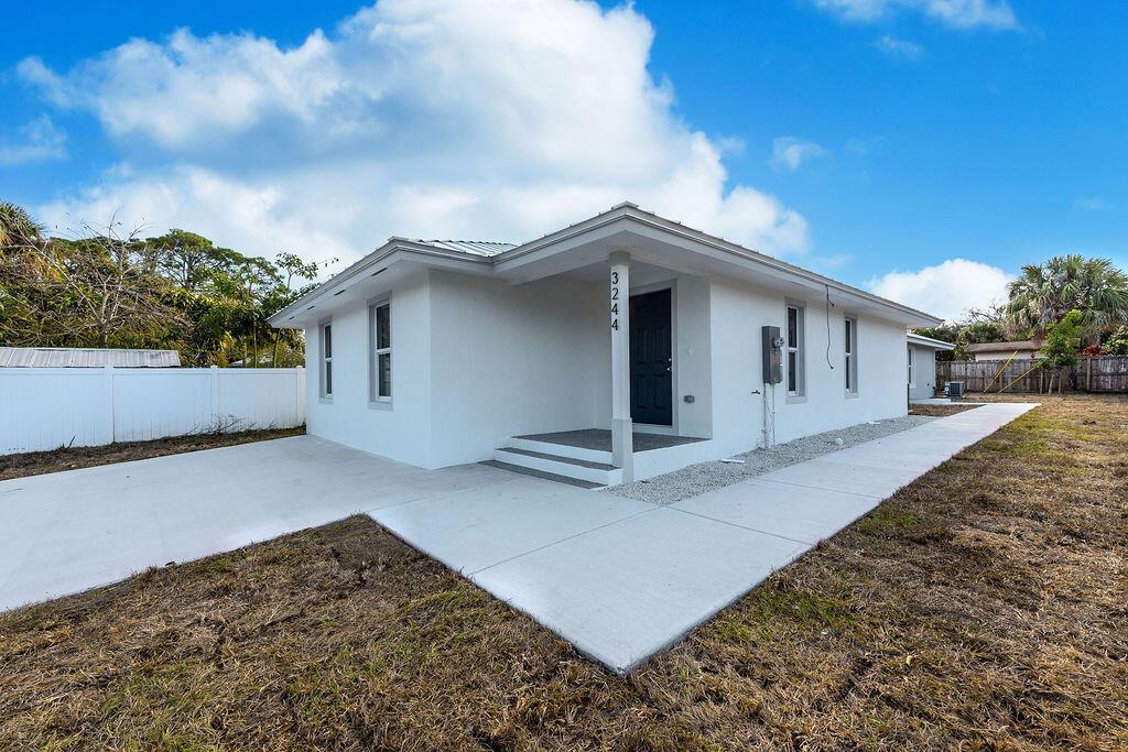 3018 SE Iris Street # 1, Stuart FL 34997 photo 2