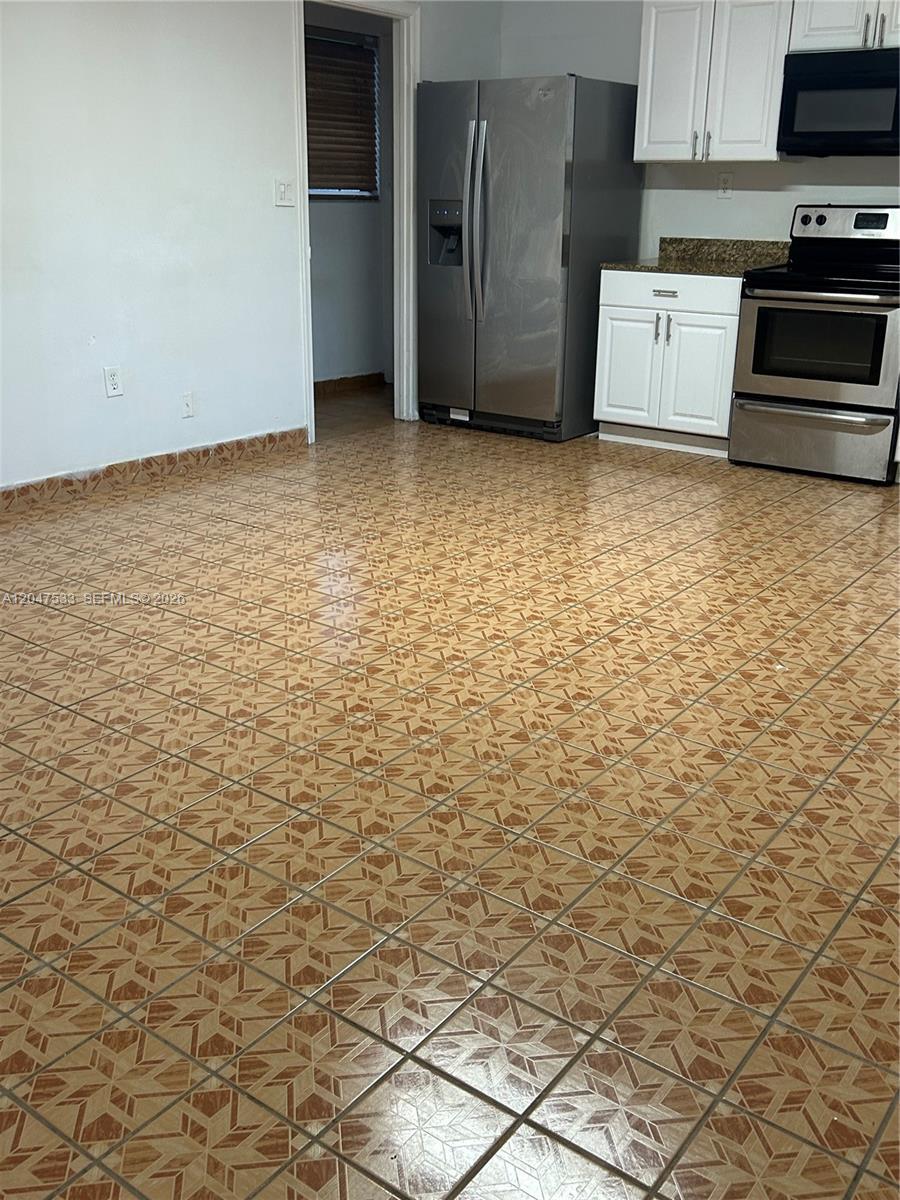 257 W 45th St # 2, Hialeah FL 33012