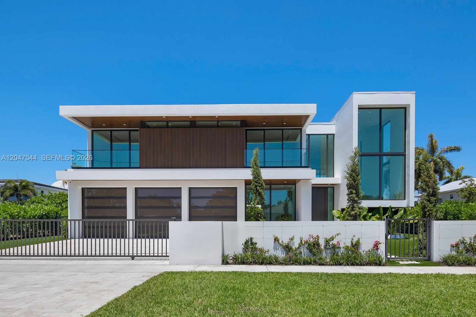 1099 NE 4th Ave, Boca Raton FL 33432 photo 2