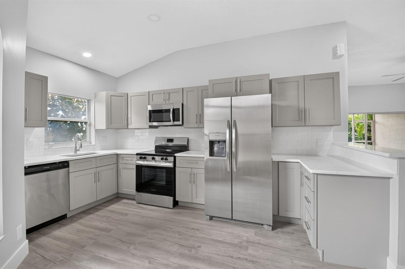 8410 Via Serena, Boca Raton FL 33433 photo 5
