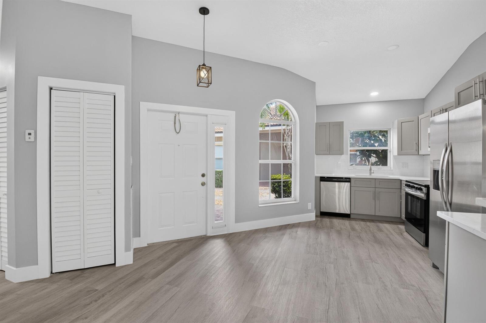 8410 Via Serena, Boca Raton FL 33433 photo 4