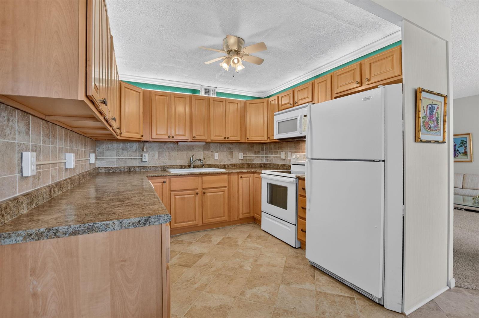 2049 Ventnor O Crescent # 2049, Deerfield Beach FL 33442 photo 3