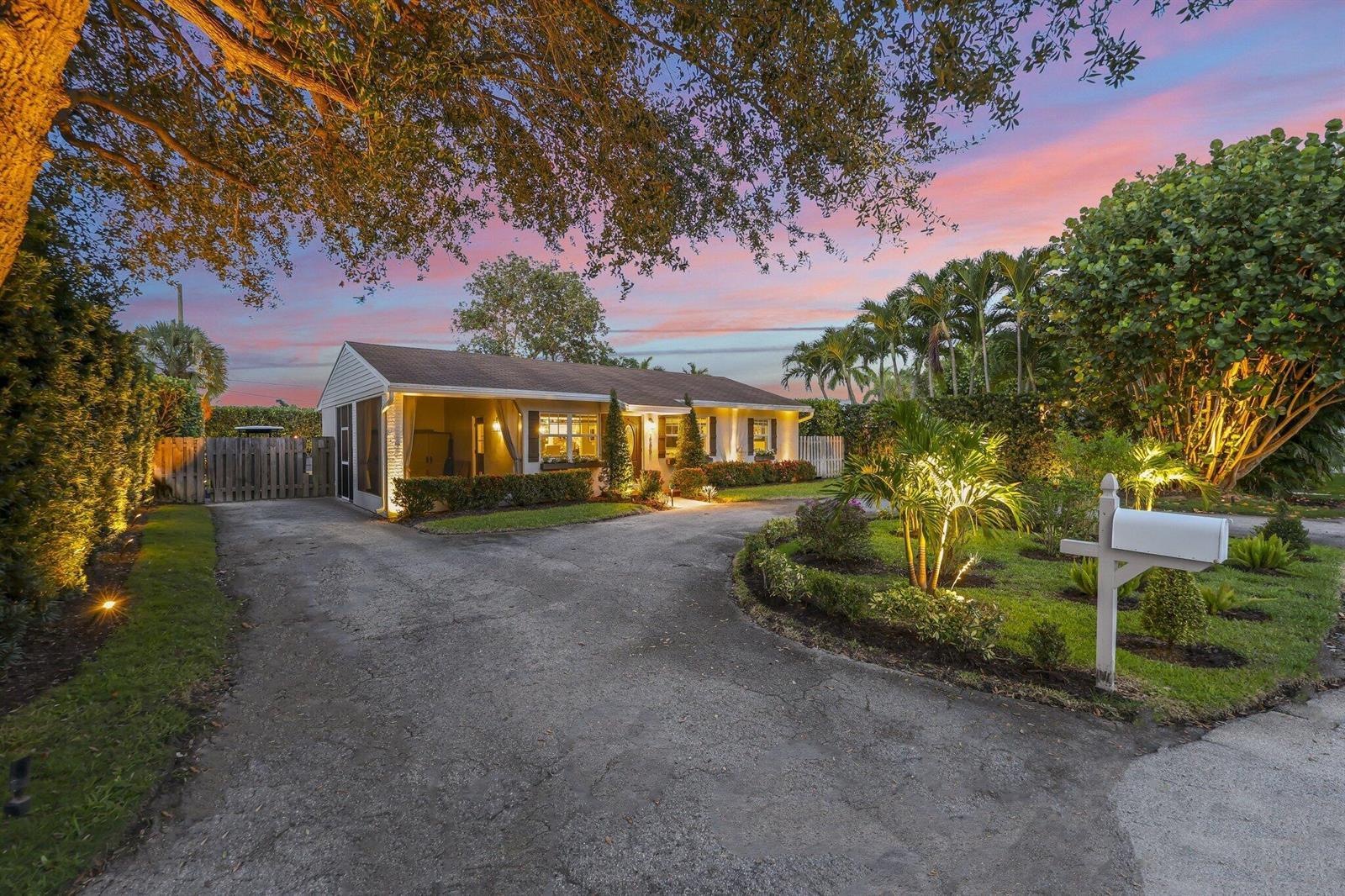 2205 W Pineridge Court, Delray Beach FL 33444 photo 2