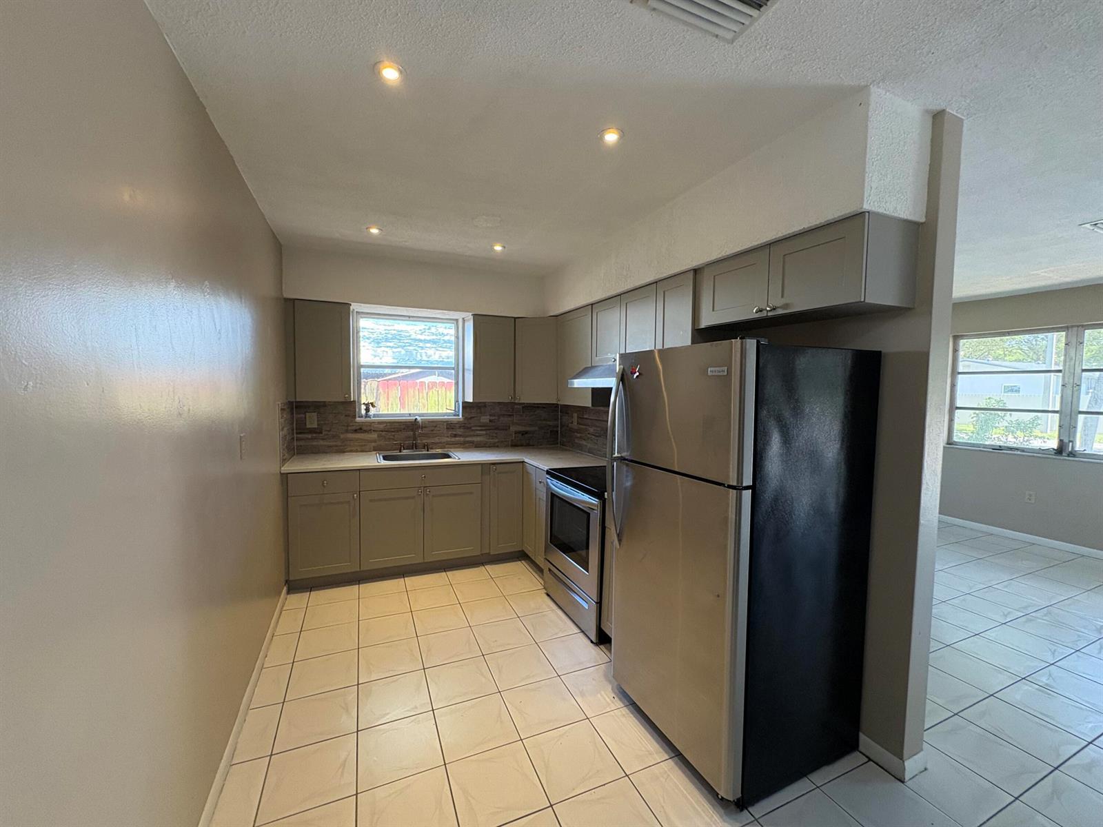 6111 SW 31st Street, Miramar FL 33023 photo 3