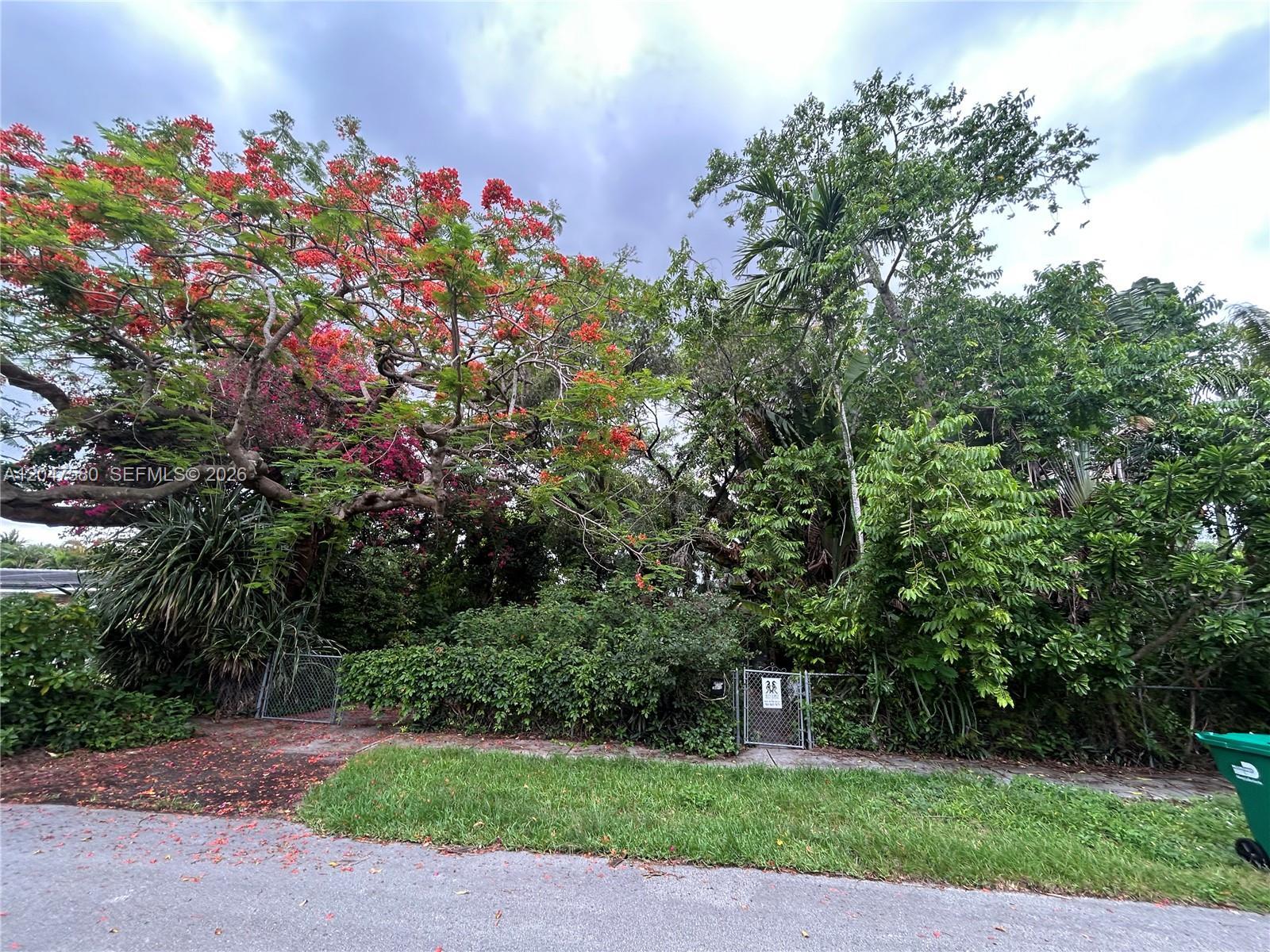 8285 SW 47th St, Miami FL 33155 photo 2
