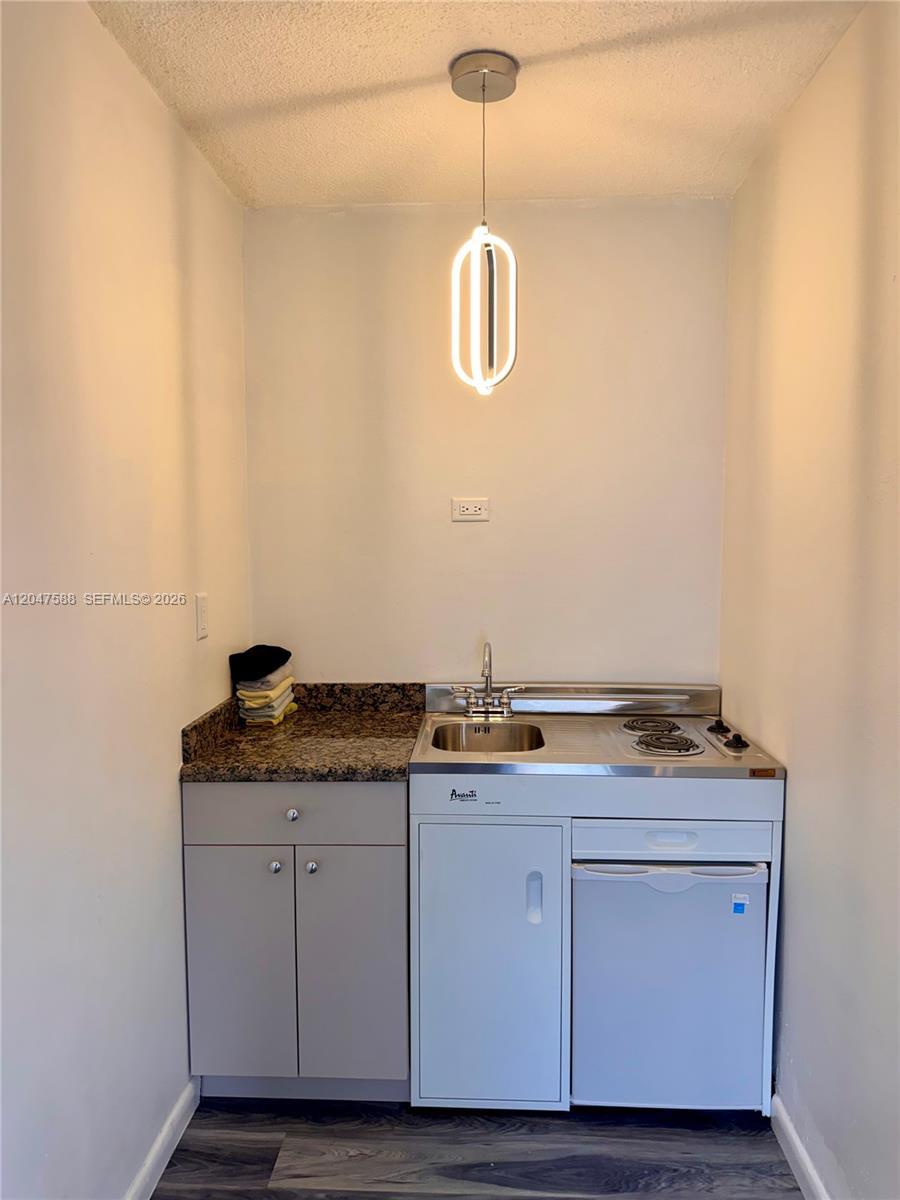 1158 NW 34th Ave # 2, Miami FL 33125 photo 4