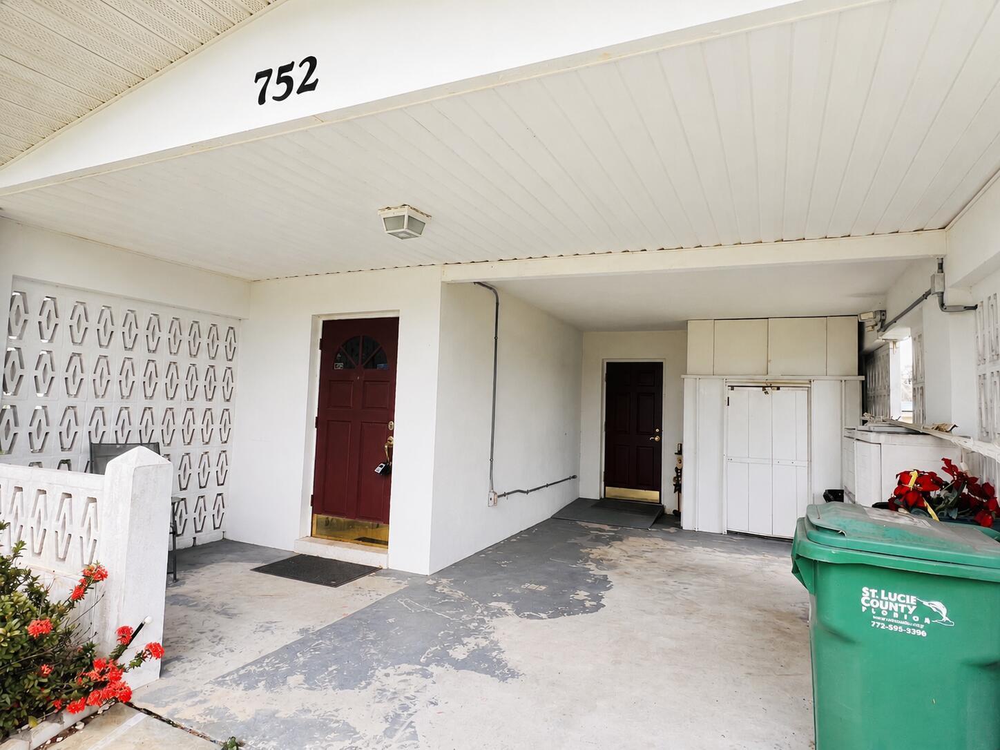 752 Oak Street, Port St. Lucie FL 34952 photo 2