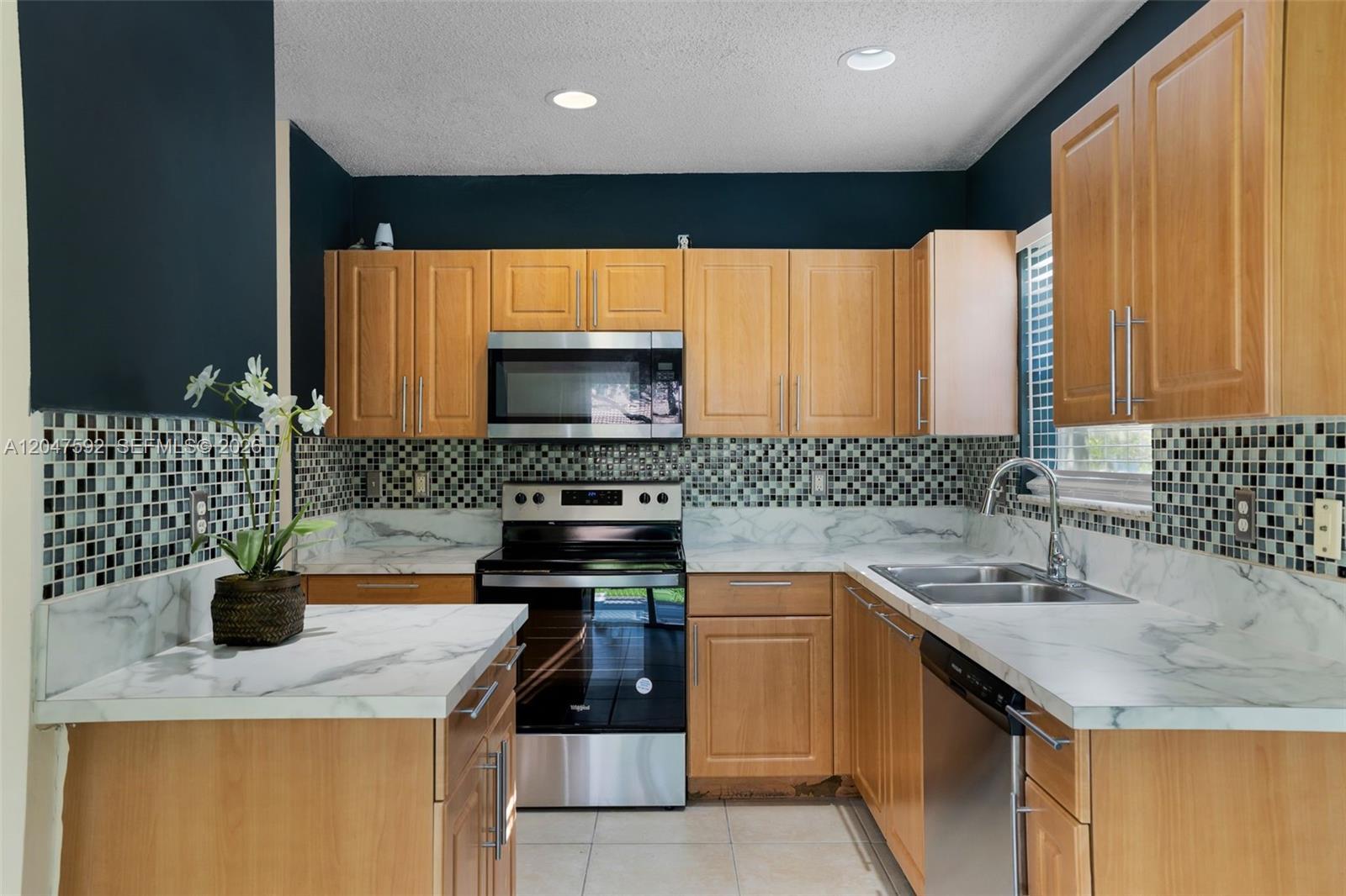 9820 NW 24th Ct, Sunrise FL 33322 photo 4