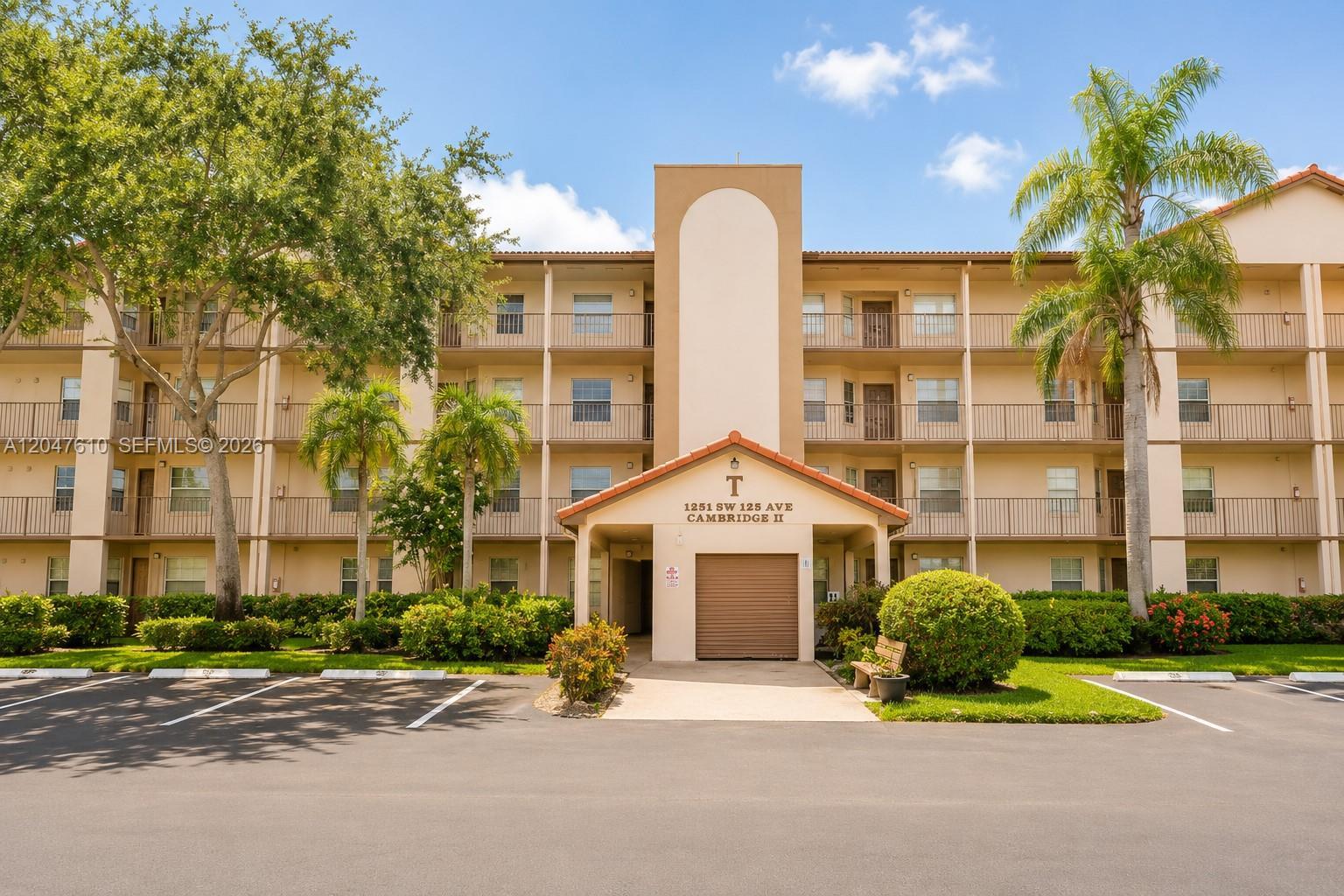 1251 SW 125th Ave # 402T, Pembroke Pines FL 33027