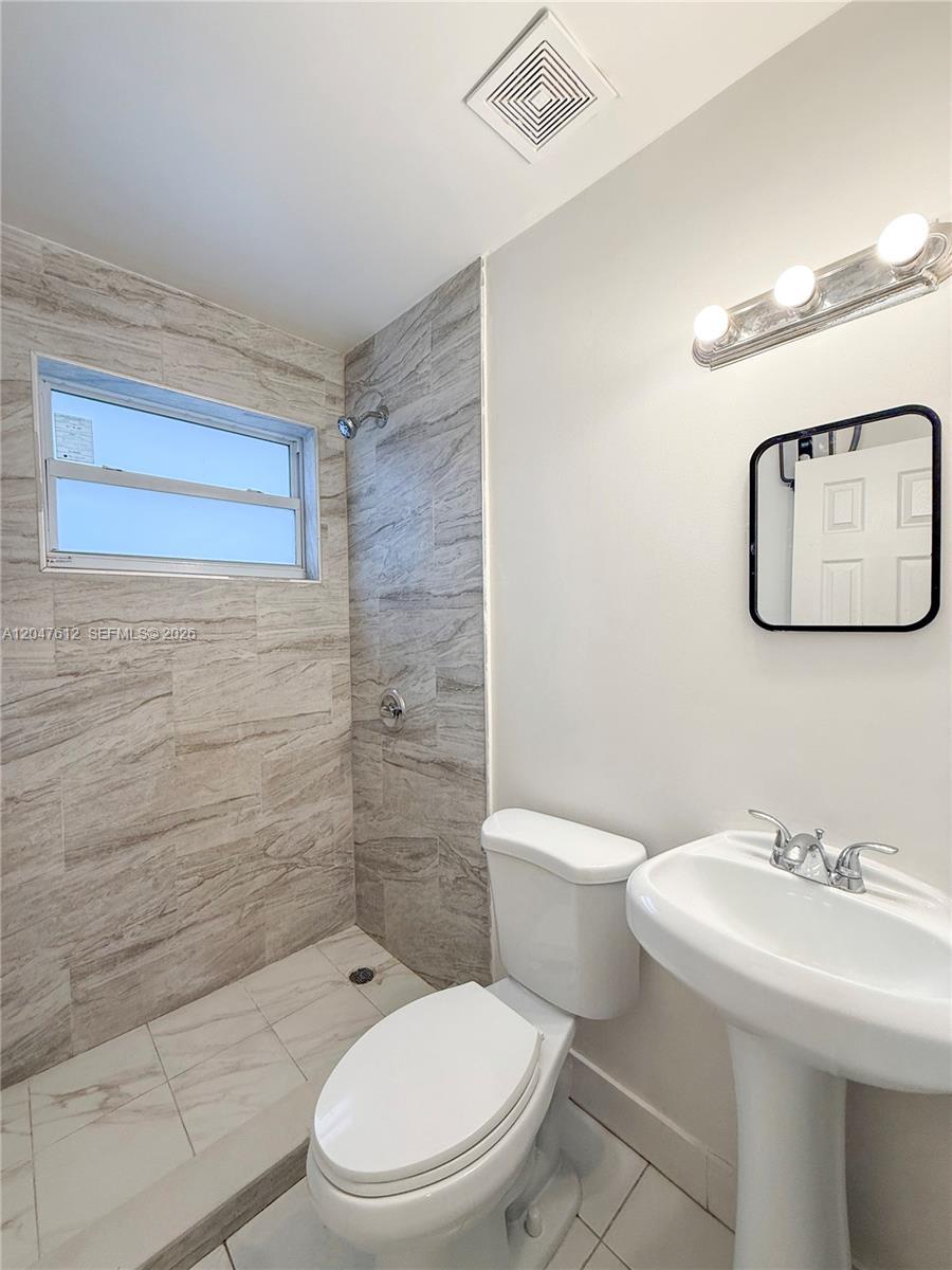 2 SW 6th Ave # 4, Dania Beach FL 33004 photo 4