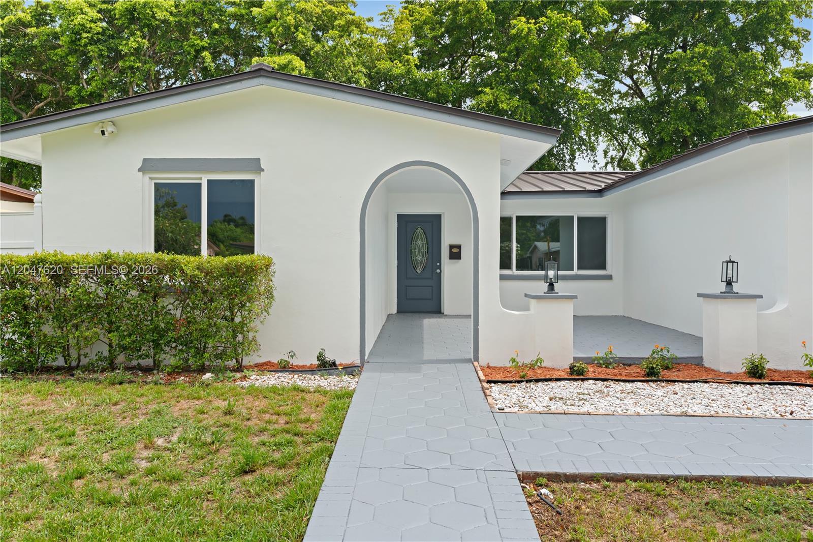 9110 NW 18th Ct, Pembroke Pines FL 33024 photo 5