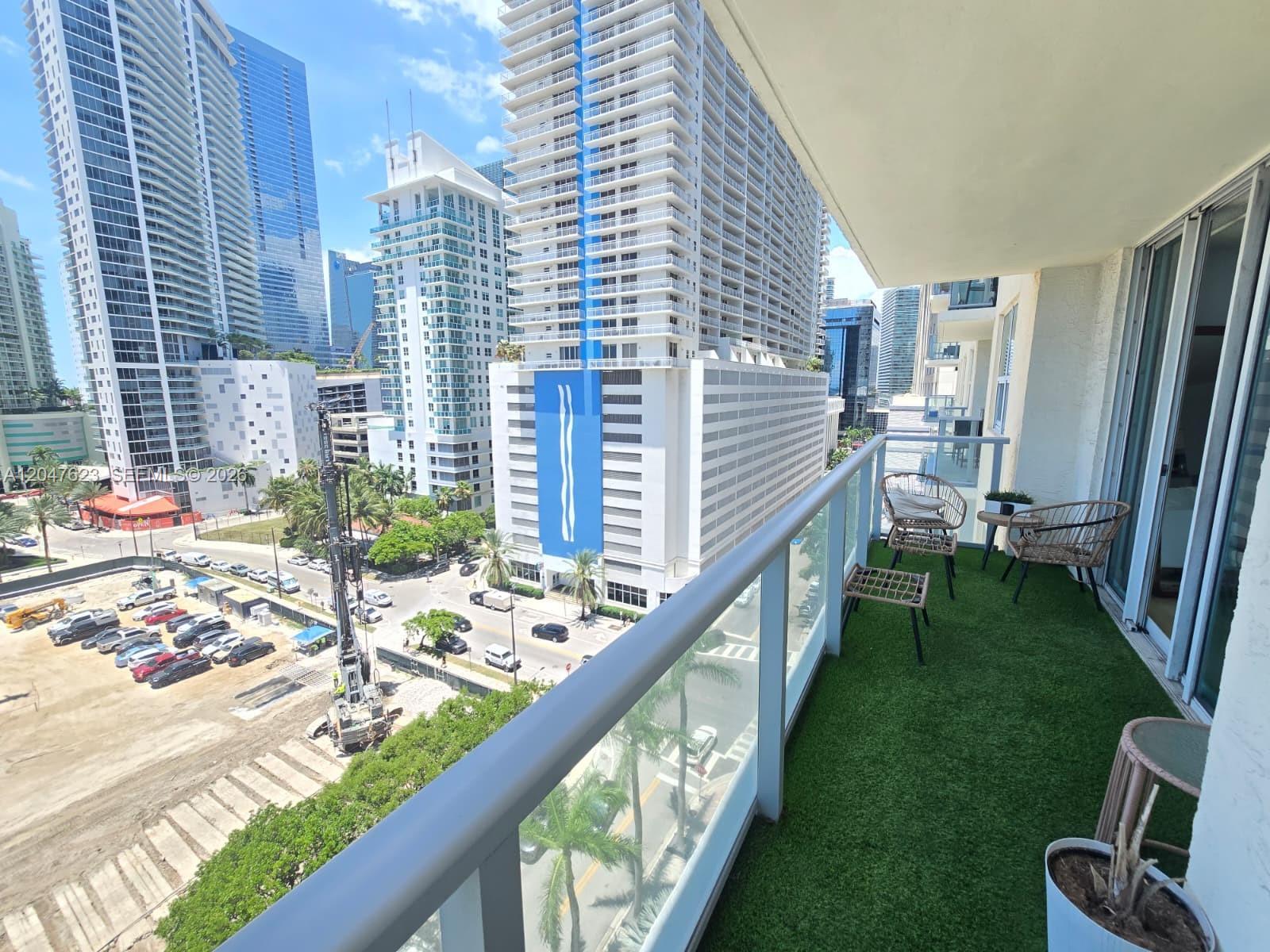 Miami, FL 33131 photo 3