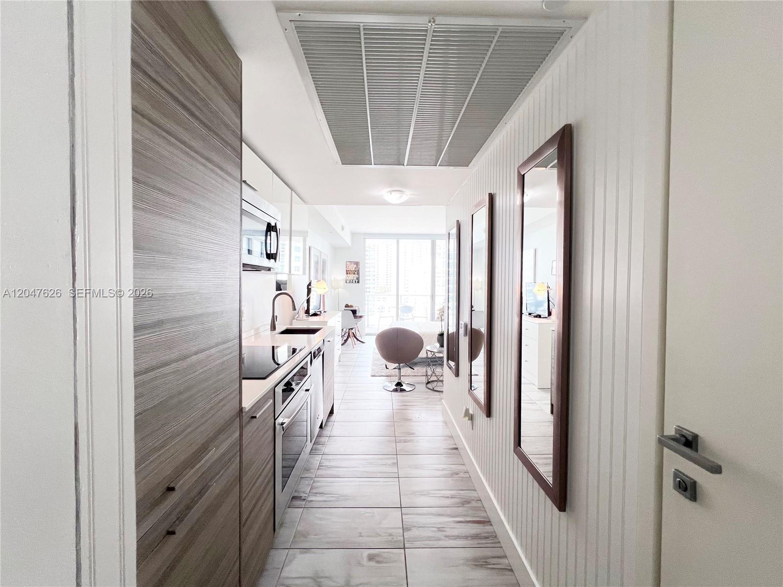 1300 Brickell Bay Dr # 1813, Miami FL 33131 photo 2