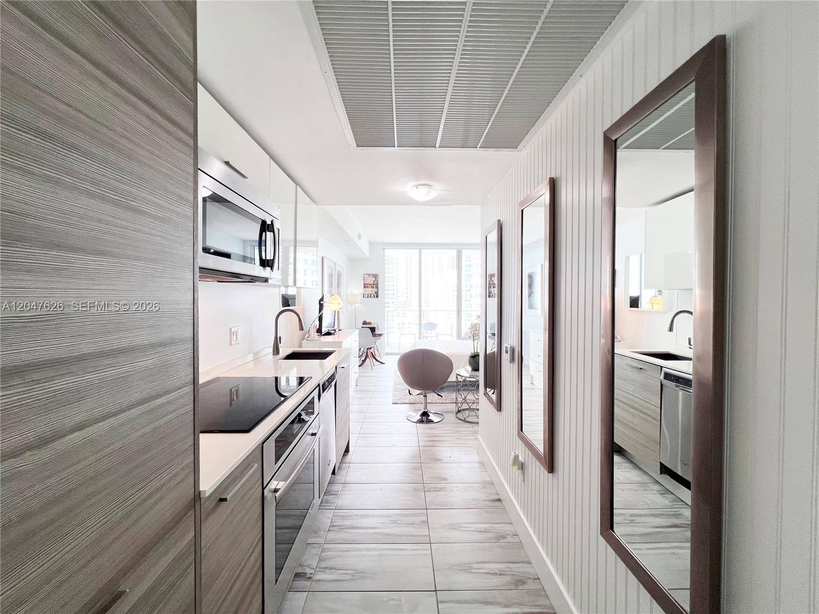 1300 Brickell Bay Dr # 1813, Miami FL 33131 photo 3