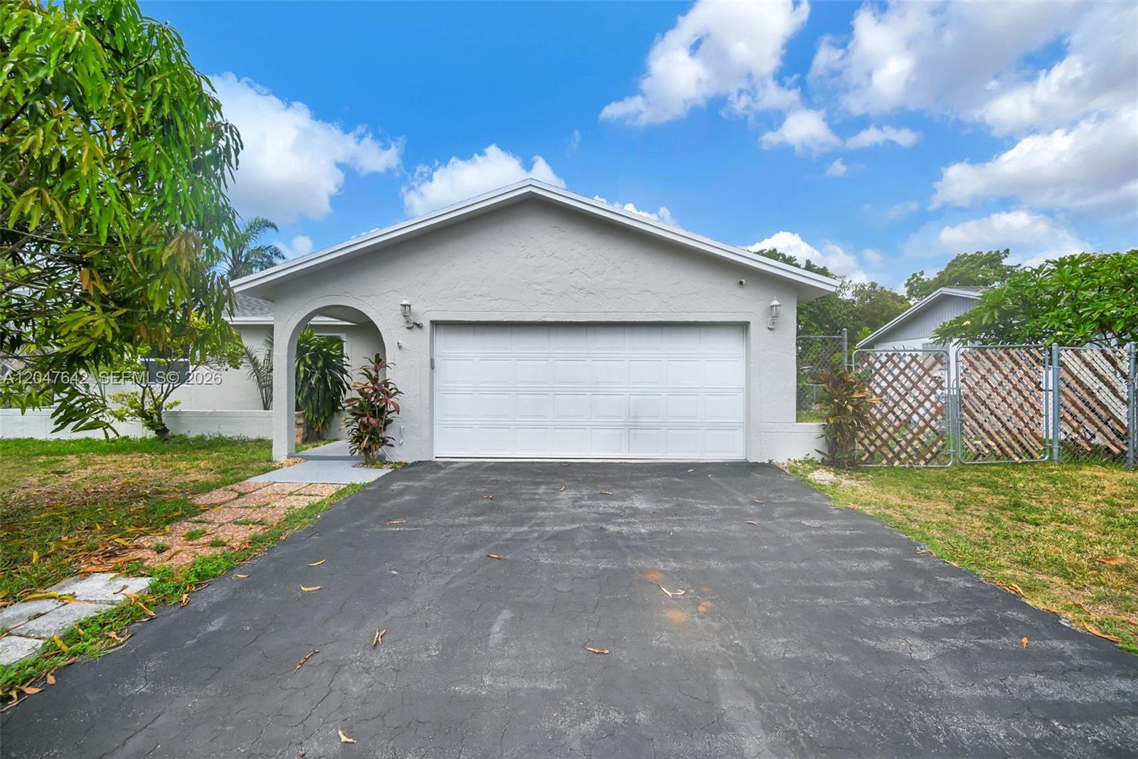 13224 SW 255th Ter, Homestead FL 33032 photo 2