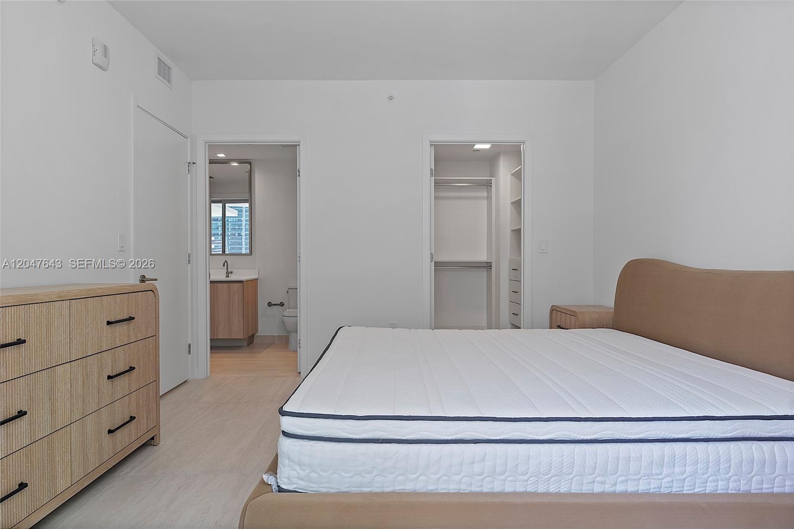 77 SE 5th St. # 1905, Miami FL 33131 photo 3