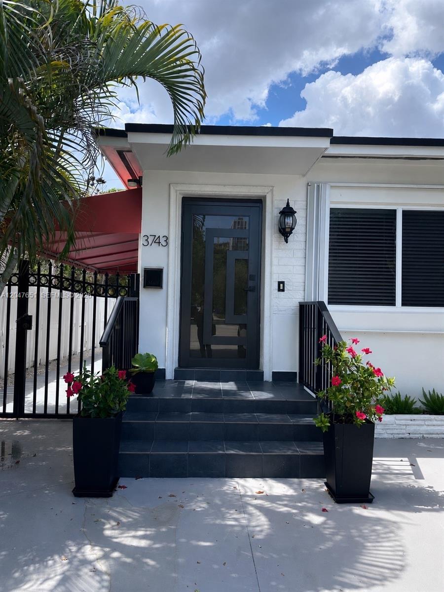3743 SW 28th St # 3743, Miami FL 33134